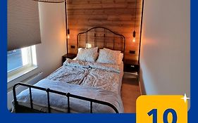 Komfortowy Apartament Przy Lesie